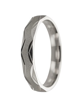Alianza de plata con tallado triangular y centro mate