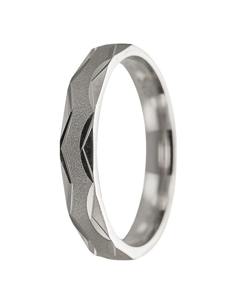 Alianza de plata con tallado triangular y centro mate