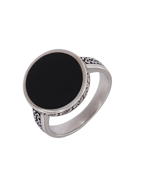 Sello caballero con esmalte negro, en forma redonda con dibujos geometricos. 

Tallas de 14 al 26. 

Plata de Ley 925 MM