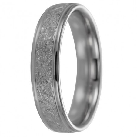 Alianza de plata con diseño de trazos entrelazados