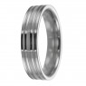 Alianza de plata con cuatro detalles lineales