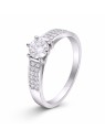 Anillo Solitario de Plata con Laterales de Circonitas en Plata 925