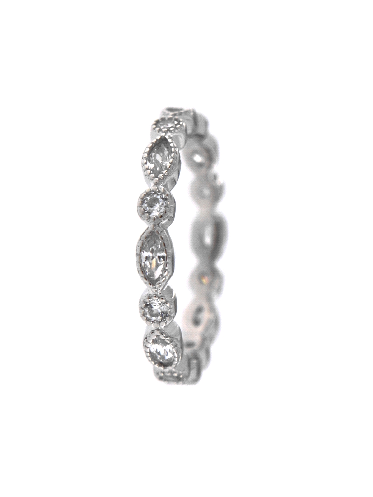Precioso Anillo de Plata Circonita Colores Ovalada en Plata de Primera de Ley. <BR><BR>COMPOSICIÓN<BR><BR>Material: Plata de Ley