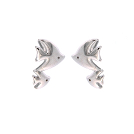<p>Pendientes peces en plata de ley.</p>