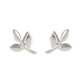 <p>Pendientes hojas lisas de plata de ley.</p>