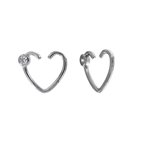 <p>Ear Cuff, son dos aritos plateados en forma de corazón con una apertura con una circonita blanca en Plata Lisa de Ley 925.</p